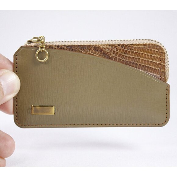 Small leather coin wallet in olive green and brown, 1970s Japan change purse - Picture 1 of 9